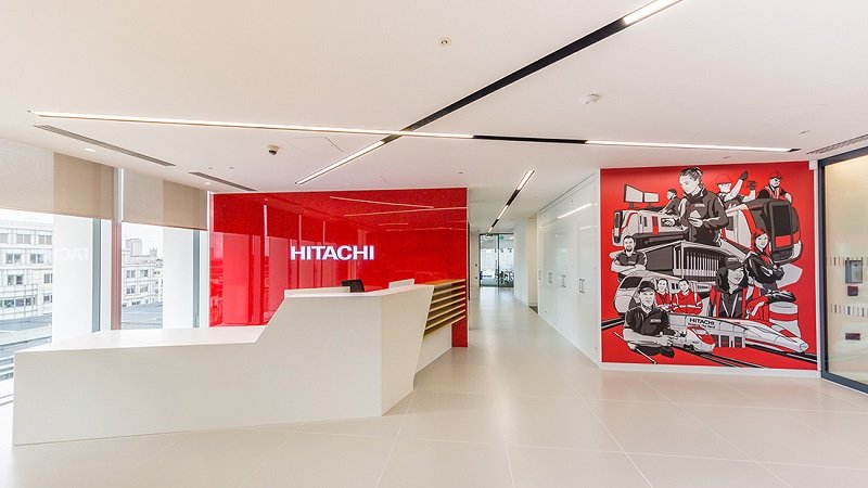 Стяжка пола – офис Hitachi в России